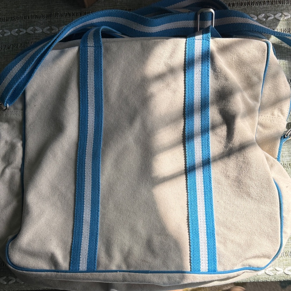 Ame&Lulu Blue and Cream Tennis Tote Bag - Picture 2 of 4